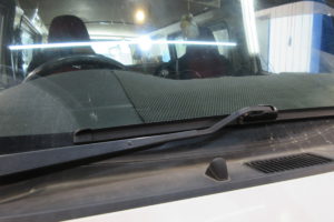 トヨタ ハイエース200系標準　純正中古フロントガラス交換
