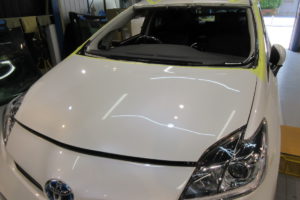 トヨタ プリウス30　コートテクト熱反射フロントガラス交換