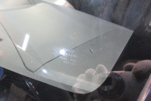 三菱 ekワゴン　フロントガラス交換SUNTECT