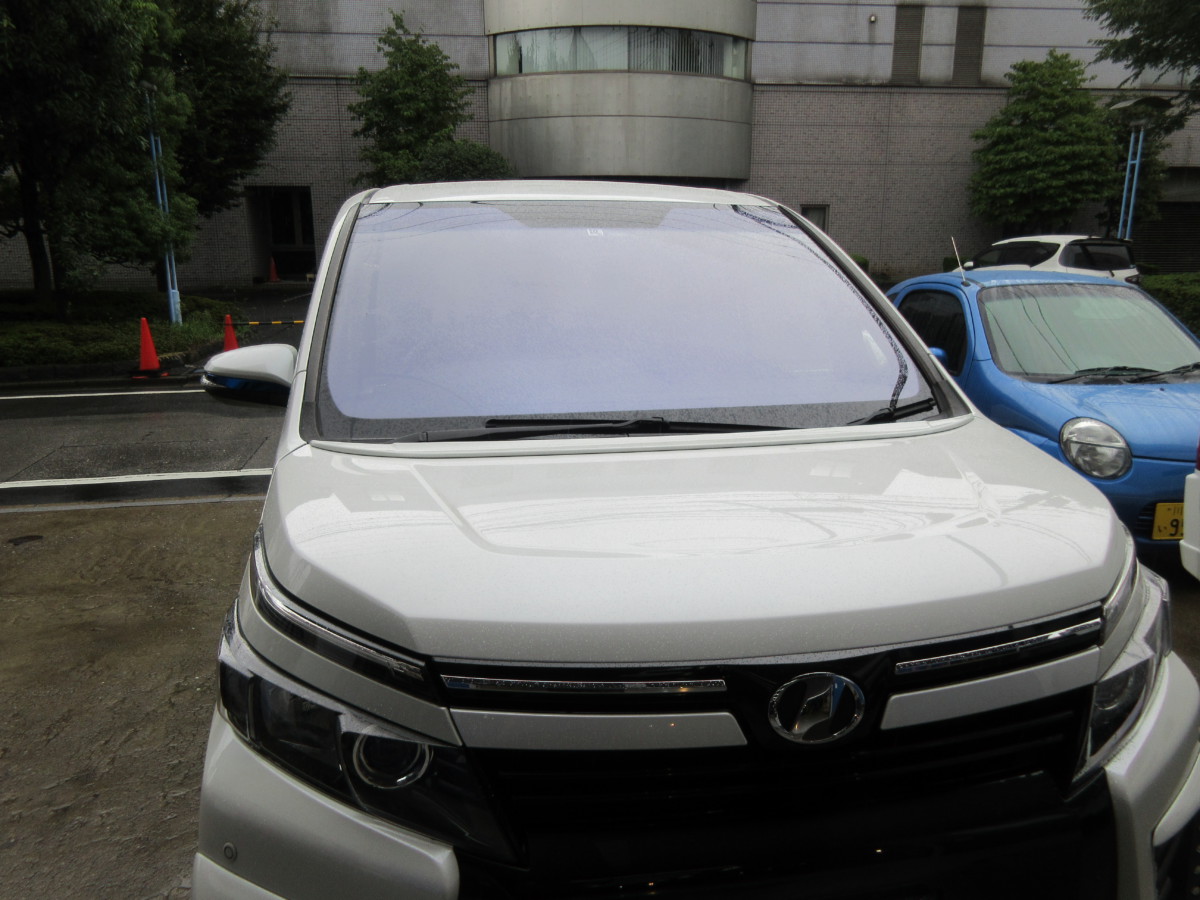 予約販売品 トヨタ 新品 超熱反フロントガラス エスクァイア ZWR80G