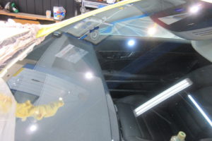 メルセデスベンツ E350 クーペ　フロントガラス研磨
