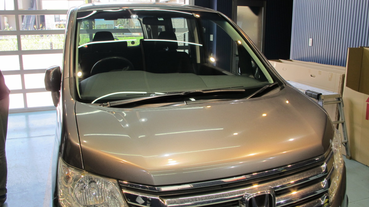 ホンダの激安フロントガラス交換専門店 夜間作業も承ります 代車無料 埼玉県草加市 Bao